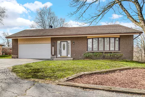 Exterior - 30 Cornwall Dr, Crete, IL 60417 photo 2 of 6