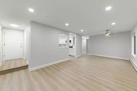 Living - 133 Gregory St #6, Aurora, IL 60504 photo 3 of 3