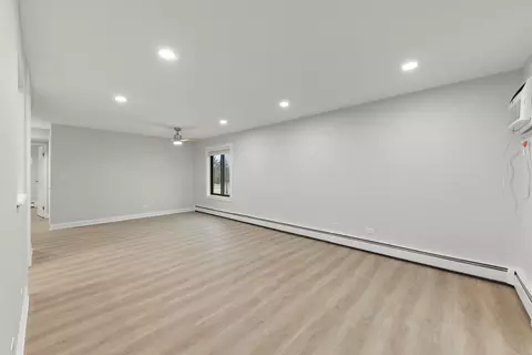 Living - 133 Gregory St #6, Aurora, IL 60504 photo 2 of 3