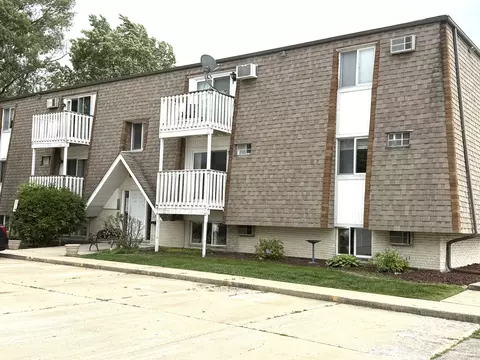 2356 Gaylord Rd #2D, Crest Hill, IL 60403