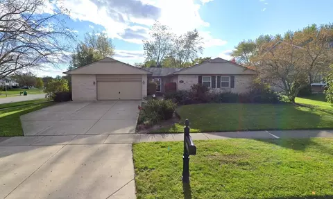 840 Ridgefield Ln, Buffalo Grove, IL 60089