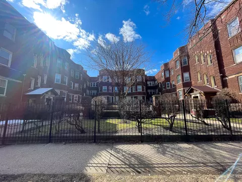 6634 S Greenwood Ave #3B, Chicago, IL 60637