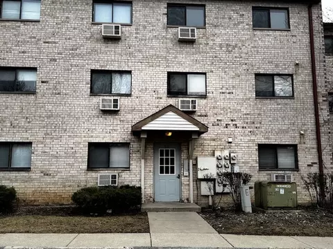 511 E Spruce Dr #3A, Palatine, IL 60074