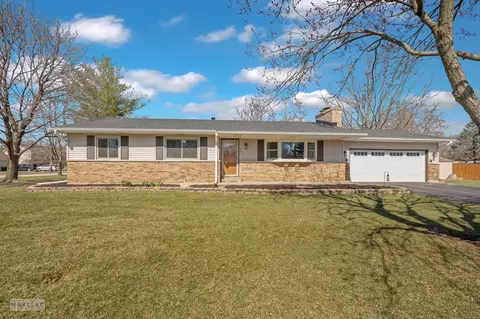 103 Strawberry Ln, Yorkville, IL 60560