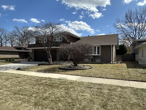 174 Spring Oaks Dr, Wood Dale, IL 60191