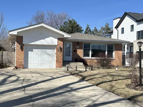916 N Western Ave, Park Ridge, IL 60068