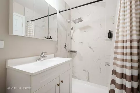 Bath - 9546 Dee Rd #2F, Des Plaines, IL 60016 photo 1 of 1