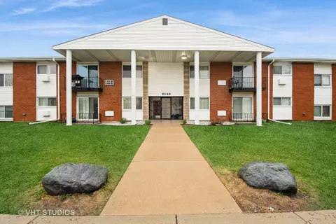 9546 Dee Rd #2F, Des Plaines, IL 60016