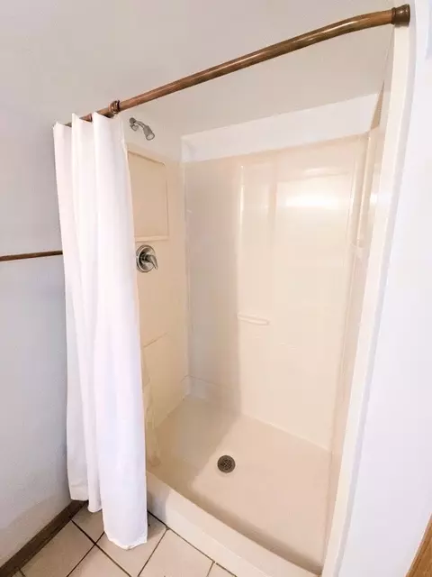 Bath - 4208 Sumter Dr, Matteson, IL 60443 photo 6 of 6