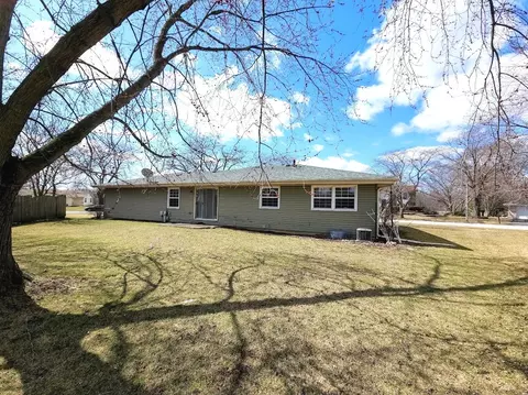 Exterior - 4208 Sumter Dr, Matteson, IL 60443 photo 4 of 5