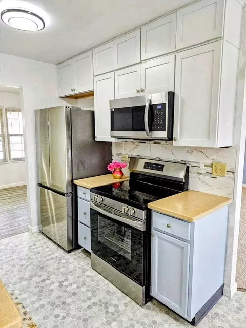 Kitchen - 4208 Sumter Dr, Matteson, IL 60443 photo 1 of 5