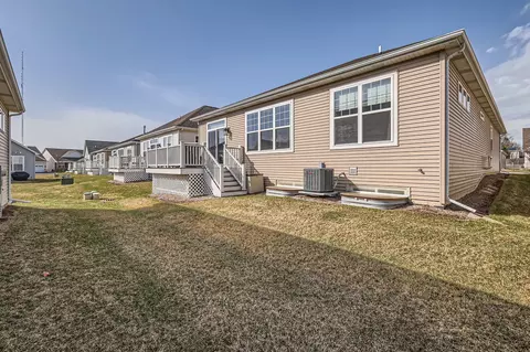 Exterior - 217 Sunset Ln, Addison, IL 60101 photo 4 of 5
