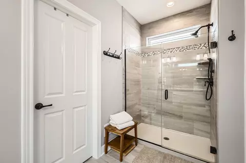 Bath - 217 Sunset Ln, Addison, IL 60101 photo 1 of 3
