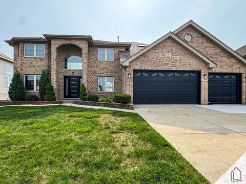 20327 Providence Ln, Lynwood, IL 60411