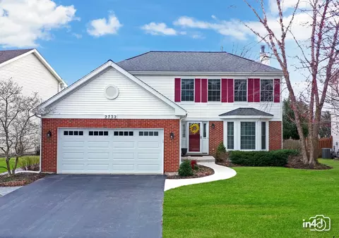 2732 Bluewater Cir, Naperville, IL 60564