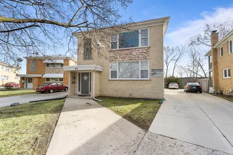 233 S Hale St, Addison, IL 60101