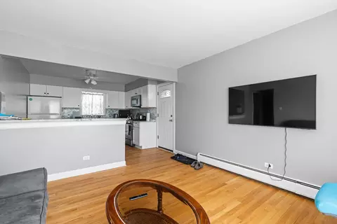 Living - 233 S Hale St, Addison, IL 60101 photo 1 of 3