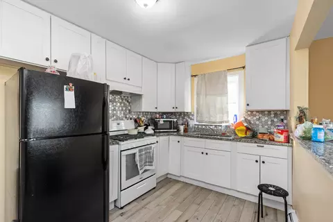 Kitchen - 233 S Hale St, Addison, IL 60101 photo 4 of 5