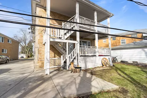 Exterior - 233 S Hale St, Addison, IL 60101 photo 3 of 3