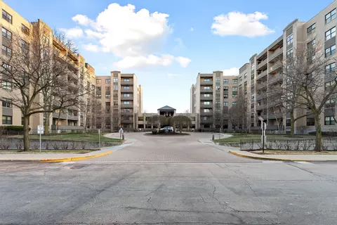 4545 W Touhy Ave #612, Lincolnwood, IL 60712
