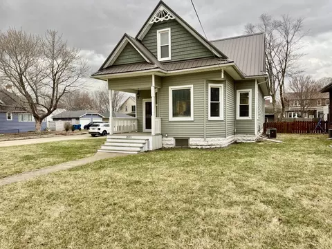 2633 6th St, Peru, IL 61354 photo 2