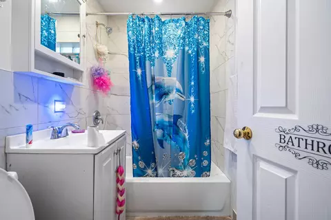 Bath - 5211 S 73rd Ct, Summit, IL 60501 photo 3 of 3