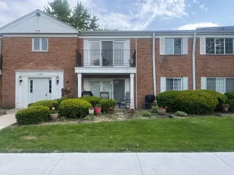 1120 N Farnsworth Ave #2F, Aurora, IL 60505