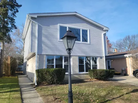 908 Long Rd, Glenview, IL 60025