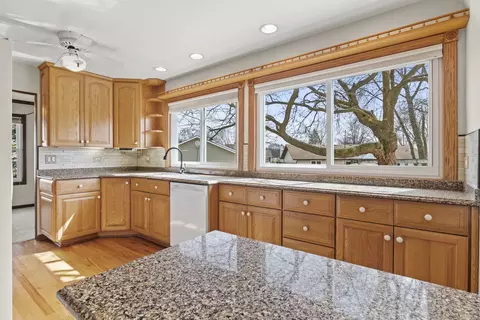 425 Harbor Ter, Bartlett, IL 60103 photo 22