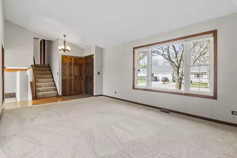 425 Harbor Ter, Bartlett, IL 60103 photo 12
