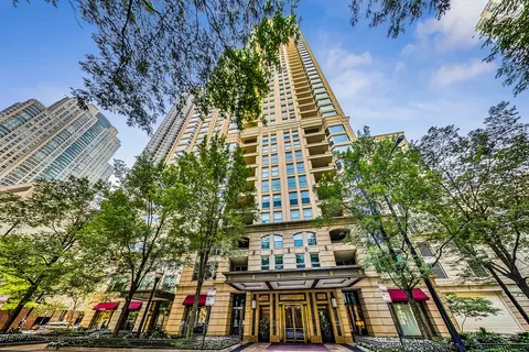 25 E Superior St #1706, Chicago, IL 60611