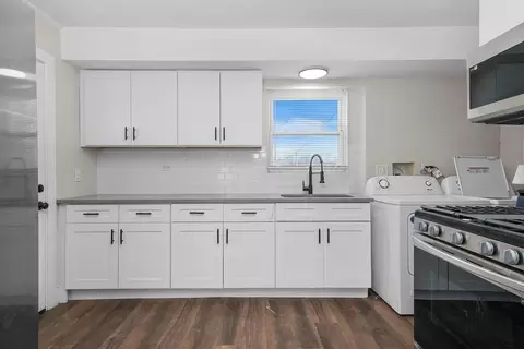 Kitchen - 30 Apache St, Park Forest, IL 60466 photo 1 of 1