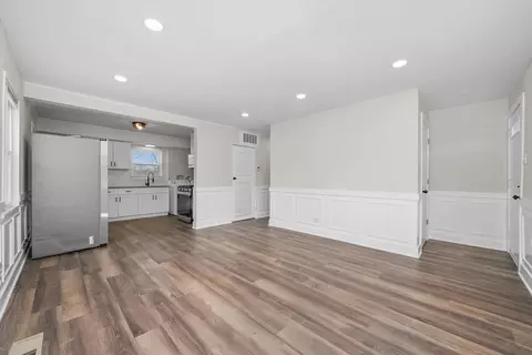 Living - 30 Apache St, Park Forest, IL 60466 photo 2 of 5