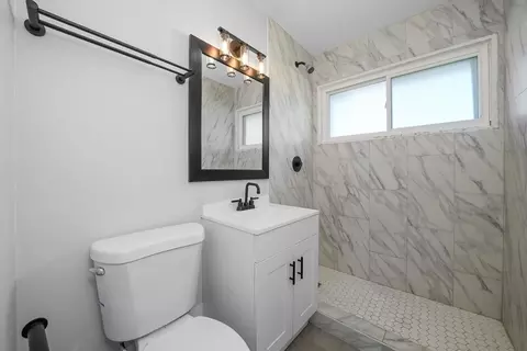 Bath - 30 Apache St, Park Forest, IL 60466 photo 1 of 2