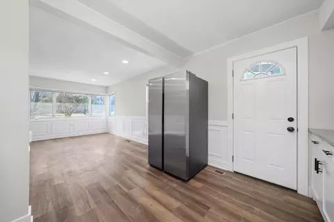 Entry Way - 30 Apache St, Park Forest, IL 60466 photo 2 of 2