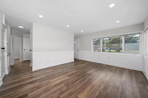 Living - 30 Apache St, Park Forest, IL 60466 photo 3 of 5