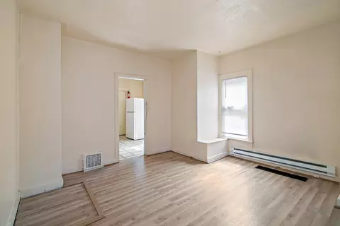 Living - 604 S Poplar Ave, Kankakee, IL 60901 photo 6 of 7