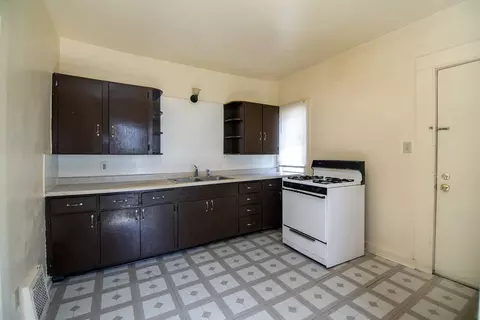 Kitchen - 604 S Poplar Ave, Kankakee, IL 60901 photo 3 of 4