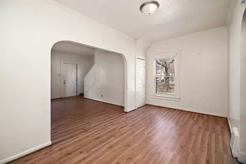 Living - 604 S Poplar Ave, Kankakee, IL 60901 photo 3 of 7