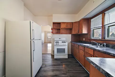 Kitchen - 604 S Poplar Ave, Kankakee, IL 60901 photo 2 of 4