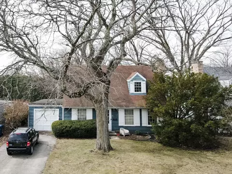 1112 Cedar Ln, Northbrook, IL 60062
