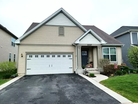 1027 Blazing Star St, South Elgin, IL 60177