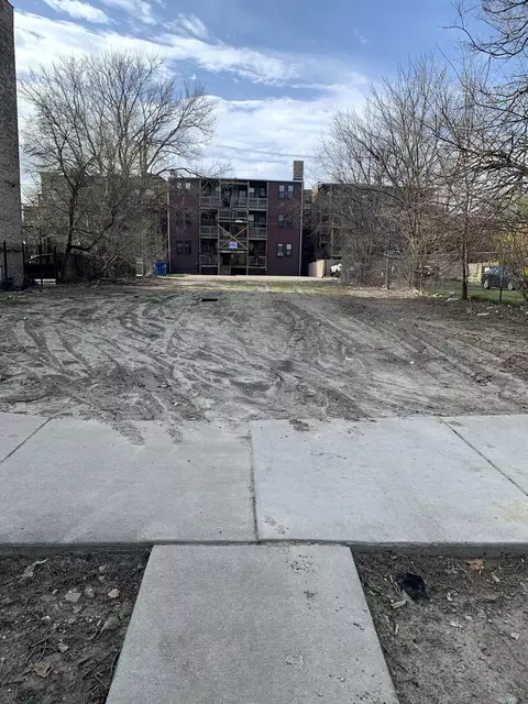 719 E 50th St, Chicago, IL 60615