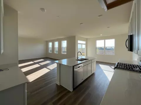1300 Tiger Lily Dr, Bartlett, IL 60103 photo 4