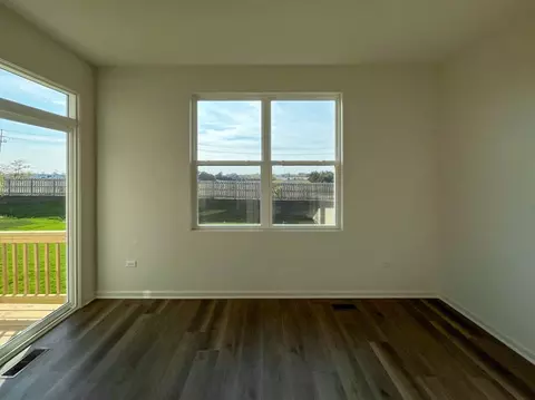 1300 Tiger Lily Dr, Bartlett, IL 60103 photo 6