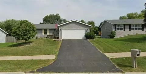 2802 Bluffside Dr, Rockford, IL 61109