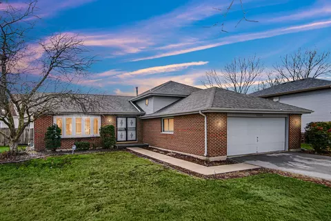 22525 Crescent Way, Richton Park, IL 60471