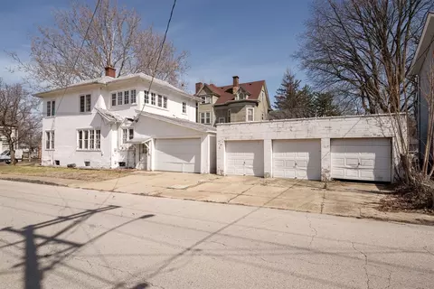 Other - 601 E Washington St, Bloomington, IL 61701 photo 3 of 4