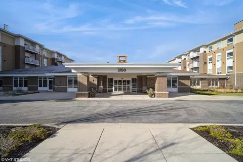 2150 Founders Dr #P106, Northbrook, IL 60062