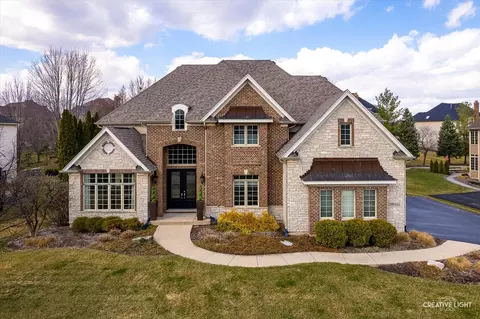 39 W644 Walt Whitman Rd, Saint Charles, IL 60175